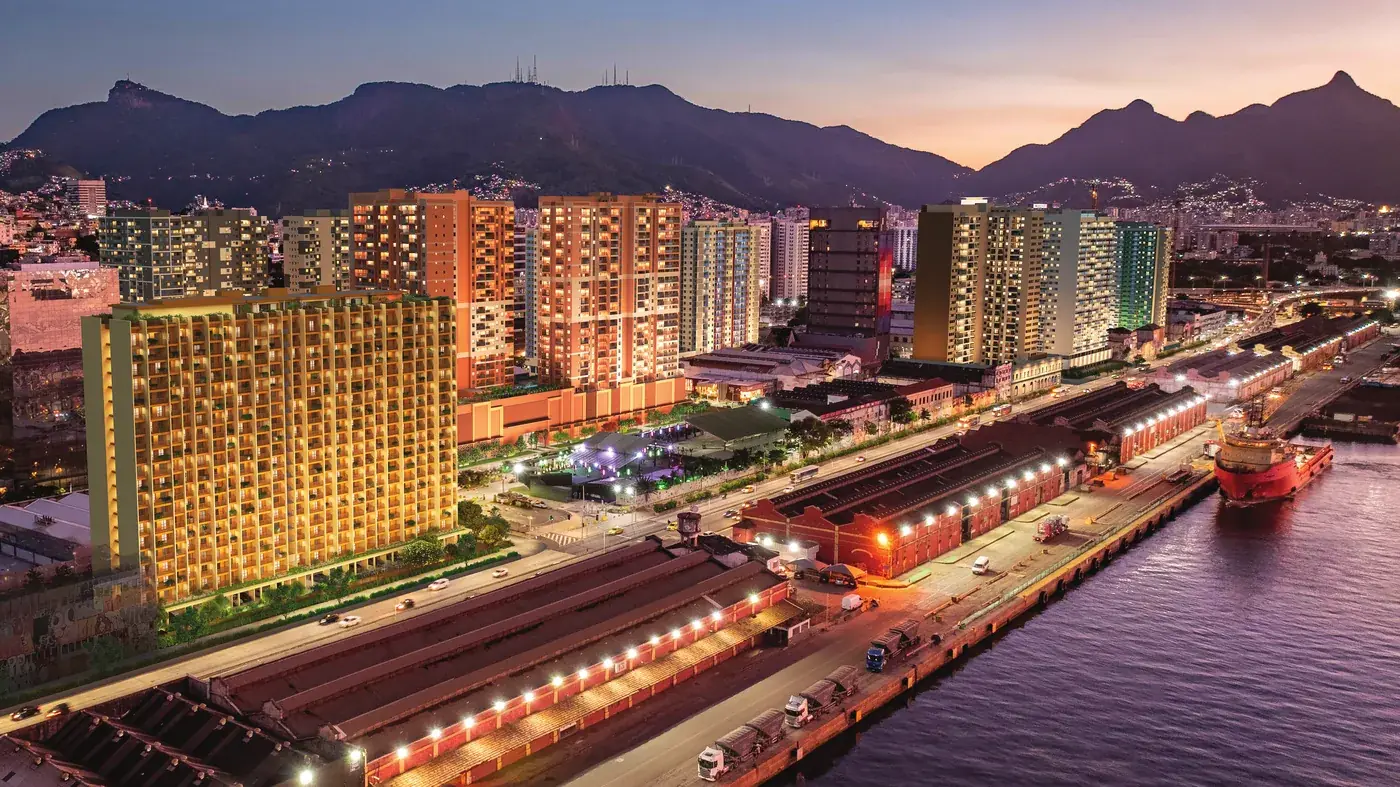 Vista aérea da Região Portuária do Rio de Janeiro com o Residencial Erê na Avenida Rodrigues Alves